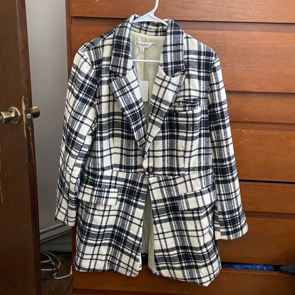 DAVI & DANI Jackets & Blazers - Ivory and Black plaid coat with pockets!